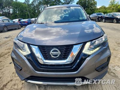 Piąte zdjęcie samochodu w środku: 2018 NISSAN ROGUE S VIN:KNMAT2MV3JP588448 - miniatura