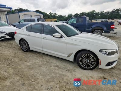 Czwarte zdjęcie samochodu z boku: 2018 BMW 530E VIN:WBAJA9C5XJB032745 - miniatura