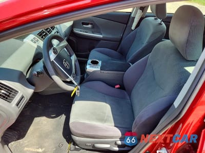 Zdjęcie 7 z 12 samochodu: 2014 TOYOTA PRIUS V THREE VIN:JTDZN3EU5E3324377 - miniatura