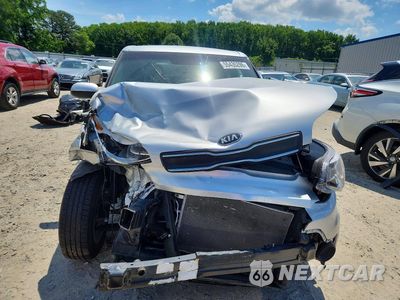 Piąte zdjęcie samochodu w środku: 2018 KIA SOUL BASE VIN:KNDJN2A29J7592234 - miniatura