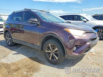 Czwarte zdjęcie samochodu z boku: 2018 TOYOTA RAV4 XLE VIN:2T3WFREV2JW455513 - miniatura