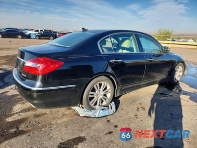 Trzecie zdjęcie samochodu z tyłu: 2013 HYUNDAI GENESIS 3.8L VIN:KMHGC4DD5DU224983 - miniatura