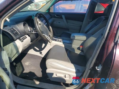 Zdjęcie 7 z 13 samochodu: 2012 TOYOTA HIGHLANDER BASE VIN:5TDZK3EH7CS060490 - miniatura