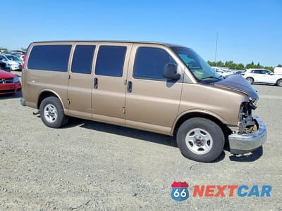 Czwarte zdjęcie samochodu z boku: 2004 GMC SAVANA G1500 VIN:1GKFG15T041140679 - miniatura