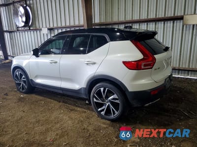 Drugie zdjęcie samochodu z przodu: 2019 VOLVO XC40 T5 R-DESIGN VIN:YV4162UM7K2107000 - miniatura