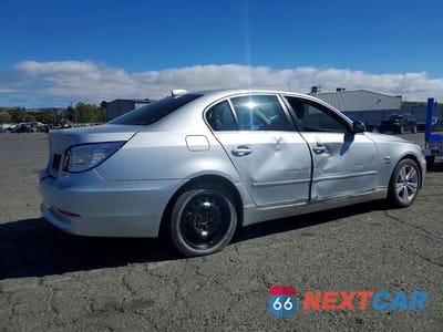 Trzecie zdjęcie samochodu z tyłu: 2010 BMW 528 XI VIN:WBANV1C56AC157694 - miniatura