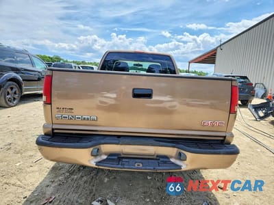 Zdjęcie 6 z 12 samochodu: 2003 GMC SONOMA VIN:1GTCS19X338224852 - miniatura
