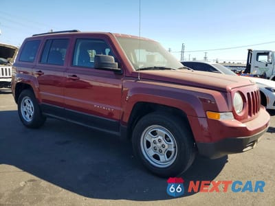 Czwarte zdjęcie samochodu z boku: 2016 JEEP PATRIOT SPORT VIN:1C4NJPBA4GD811515 - miniatura