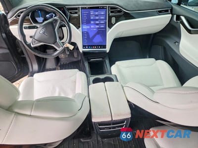 Zdjęcie 8 z 13 samochodu: 2016 TESLA MODEL X VIN:5YJXCAE2XGF003571 - miniatura