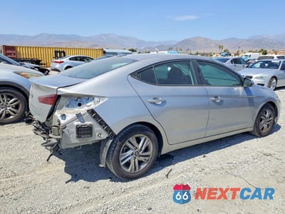 Trzecie zdjęcie samochodu z tyłu: 2020 HYUNDAI ELANTRA VALUE EDITION VIN:5NPD84LF1LH585955 - miniatura