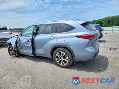 Drugie zdjęcie samochodu z przodu: 2021 TOYOTA HIGHLANDER XLE VIN:5TDGZRBH9MS108535 - miniatura
