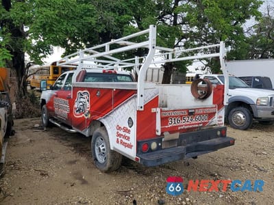 Drugie zdjęcie samochodu z przodu: 2015 CHEVROLET SILVERADO K2500 HEAVY DUTY VIN:1GC1KUEG3FF131683 - miniatura