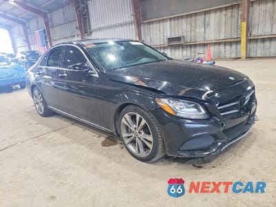 Czwarte zdjęcie samochodu z boku: 2017 MERCEDES-BENZ C 300 VIN:WDDWF4JB9HR302075 - miniatura