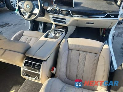 Zdjęcie 8 z 13 samochodu: 2021 BMW 740 I VIN:WBA7T2C07MCF88819 - miniatura
