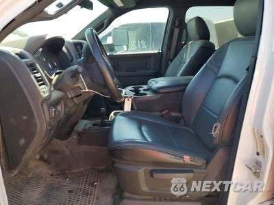 Zdjęcie 7 z 12 samochodu: 2022 RAM 3500 VIN:3C7WRTCL2NG398146 - miniatura