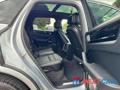 Zdjęcie 6 z 10 samochodu: 2020 PORSCHE CAYENNE VIN:WP1AA2AY3LDA03214 - miniatura