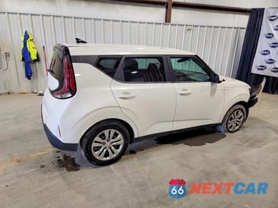 Trzecie zdjęcie samochodu z tyłu: 2023 KIA SOUL LX VIN:KNDJ23AU3P7858002 - miniatura