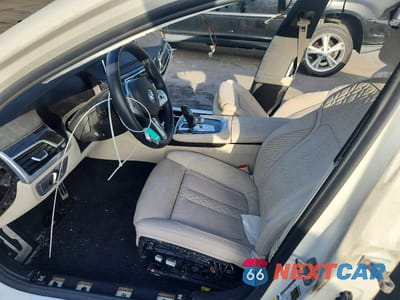 Zdjęcie 7 z 13 samochodu: 2021 BMW 740 I VIN:WBA7T2C07MCF88819 - miniatura
