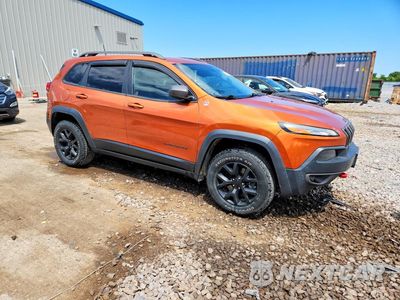 Czwarte zdjęcie samochodu z boku: 2016 JEEP CHEROKEE TRAILHAWK VIN:1C4PJMBS6GW106154 - miniatura