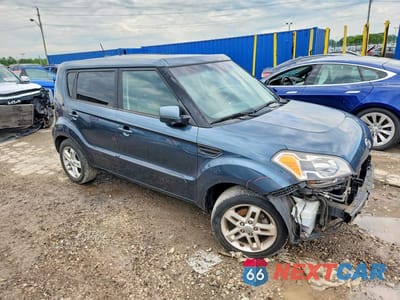 Czwarte zdjęcie samochodu z boku: 2011 KIA SOUL + VIN:KNDJT2A28B7313637 - miniatura