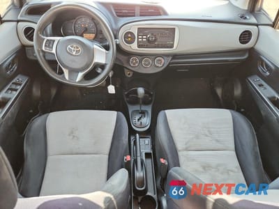 Zdjęcie 8 z 13 samochodu: 2013 TOYOTA YARIS 5-DOOR LE VIN:JTDKTUD33DD542915 - miniatura