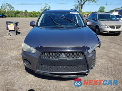 Piąte zdjęcie samochodu w środku: 2013 MITSUBISHI OUTLANDER ES VIN:JA4AT2AW5DU601441 - miniatura