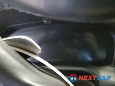 Zdjęcie 9 z 12 samochodu: 2020 BMW 330I VIN:3MW5R1J09L8B12111 - miniatura