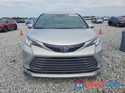 Piąte zdjęcie samochodu w środku: 2023 TOYOTA SIENNA LIMITED 7-PASSENGER VIN:5TDZSKFCXPS107109 - miniatura