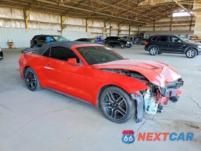 Czwarte zdjęcie samochodu z boku: 2022 FORD MUSTANG VIN:1FATP8UH1N5100423 - miniatura