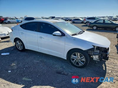Czwarte zdjęcie samochodu z boku: 2019 HYUNDAI ELANTRA SEL VIN:5NPD84LF7KH424394 - miniatura