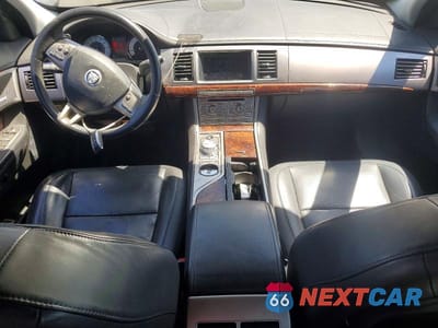 Zdjęcie 8 z 12 samochodu: 2009 JAGUAR XF SUPERCHARGED VIN:SAJWA07C191R43580 - miniatura