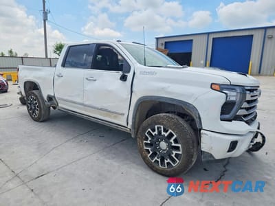 Czwarte zdjęcie samochodu z boku: 2026 CHEVROLET SILVERADO K2500 HIGH COUNTRY VIN:2GC4KREY0T1108321 - miniatura