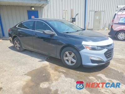 Czwarte zdjęcie samochodu z boku: 2019 CHEVROLET MALIBU LS VIN:1G1ZB5ST3KF201048 - miniatura