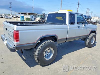 Trzecie zdjęcie samochodu z tyłu: 1987 FORD RANGER SUPER CAB VIN:1FTCR14T5HPA94246 - miniatura
