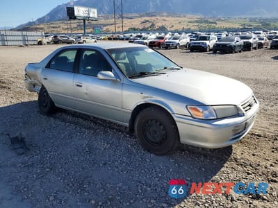 Czwarte zdjęcie samochodu z boku: 2001 TOYOTA CAMRY LE VIN:4T1BG22K01U770767 - miniatura