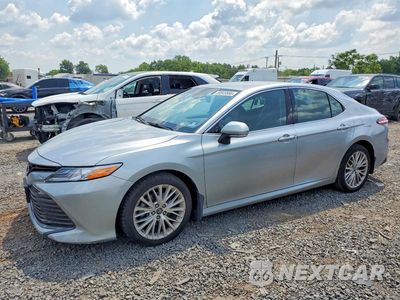 2018 TOYOTA CAMRY XLE 4T1B11HKXJU036981 - główne zdjęcie licytacji z USA - miniatura