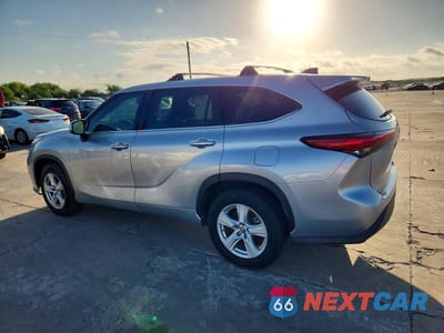 Drugie zdjęcie samochodu z przodu: 2022 TOYOTA HIGHLANDER L VIN:5TDCZRAH1NS550632 - miniatura