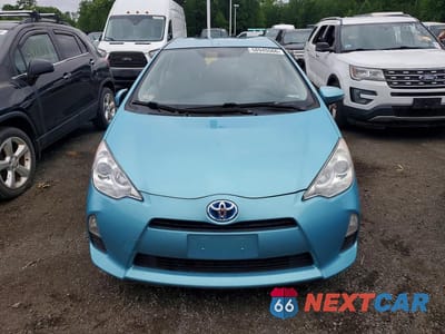 Piąte zdjęcie samochodu w środku: 2013 TOYOTA PRIUS C THREE VIN:JTDKDTB32D1043986 - miniatura