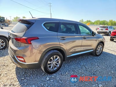 Trzecie zdjęcie samochodu z tyłu: 2019 HYUNDAI SANTA FE SE VIN:5NMS2CAD1KH027393 - miniatura