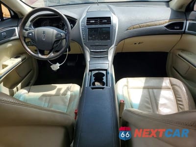 Zdjęcie 8 z 12 samochodu: 2015 LINCOLN MKZ VIN:3LN6L2G90FR619168 - miniatura