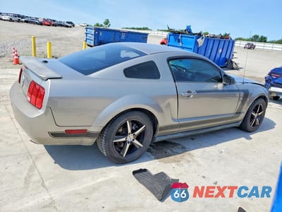 Trzecie zdjęcie samochodu z tyłu: 2009 FORD MUSTANG VIN:1ZVHT80NX95130966 - miniatura