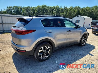 Trzecie zdjęcie samochodu z tyłu: 2022 KIA SPORTAGE EX VIN:KNDPNCAC1N7007287 - miniatura
