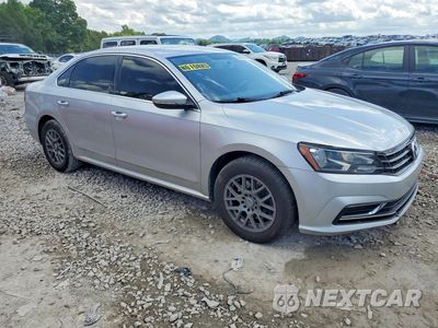 Czwarte zdjęcie samochodu z boku: 2016 VOLKSWAGEN PASSAT S VIN:1VWAS7A37GC008313 - miniatura