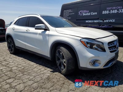 Czwarte zdjęcie samochodu z boku: 2018 MERCEDES-BENZ GLA 250 VIN:WDCTG4EB6JJ504780 - miniatura