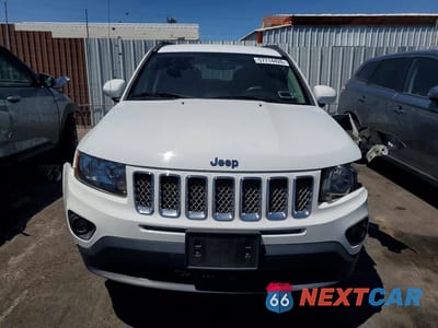 Piąte zdjęcie samochodu w środku: 2015 JEEP COMPASS LATITUDE VIN:1C4NJDEB1FD333460 - miniatura