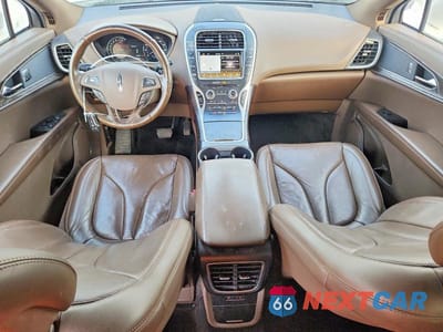 Zdjęcie 8 z 13 samochodu: 2017 LINCOLN MKX RESERVE VIN:2LMPJ6LR5HBL41459 - miniatura