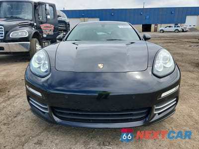 Piąte zdjęcie samochodu w środku: 2014 PORSCHE PANAMERA 2 VIN:WP0AA2A70EL010655 - miniatura