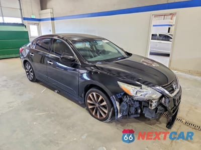 Czwarte zdjęcie samochodu z boku: 2016 NISSAN ALTIMA 2.5 SV VIN:1N4AL3AP7GC183873 - miniatura