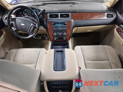 Zdjęcie 8 z 14 samochodu: 2007 CHEVROLET SUBURBAN C1500 VIN:1GNFC16037R216971 - miniatura