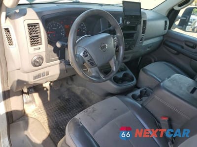 Zdjęcie 8 z 13 samochodu: 2014 NISSAN NV 2500 HD S VIN:1N6AF0LYXEN100019 - miniatura